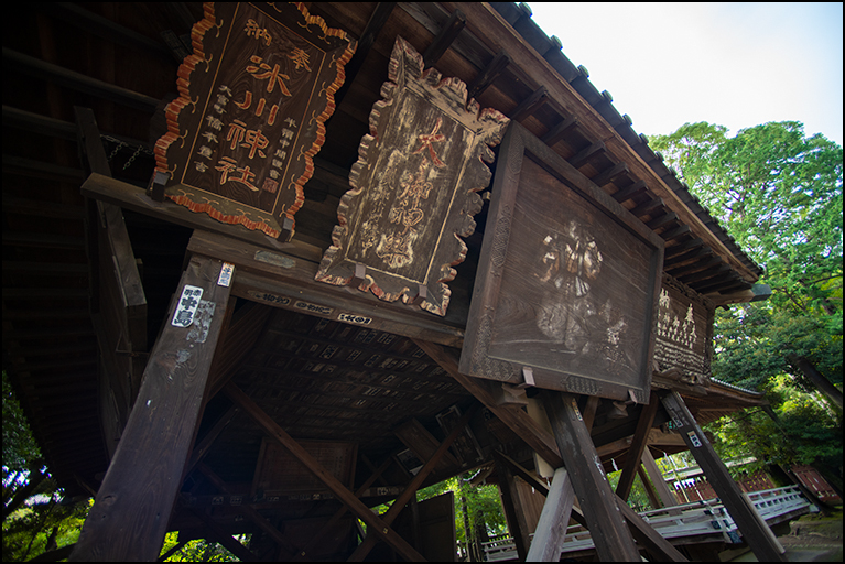 額殿