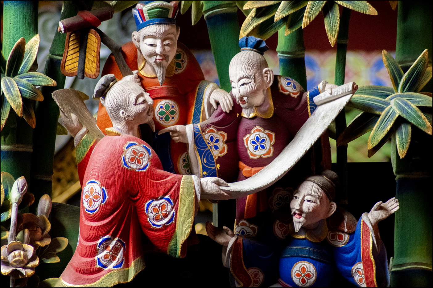 脇障子彫刻