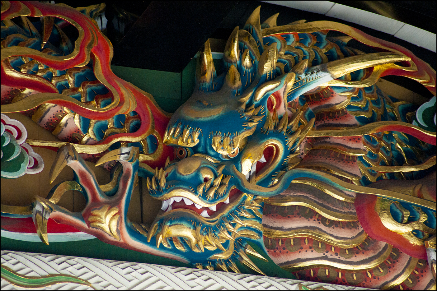 向拝彫刻