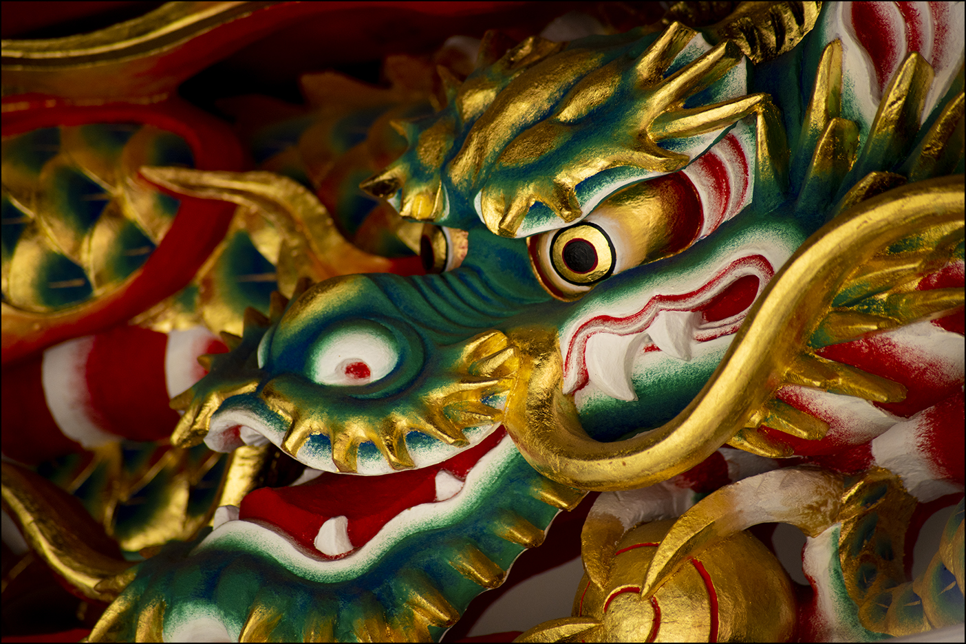 向拝下の彫刻