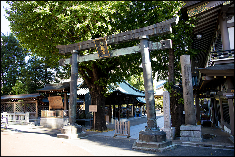 銅鳥居