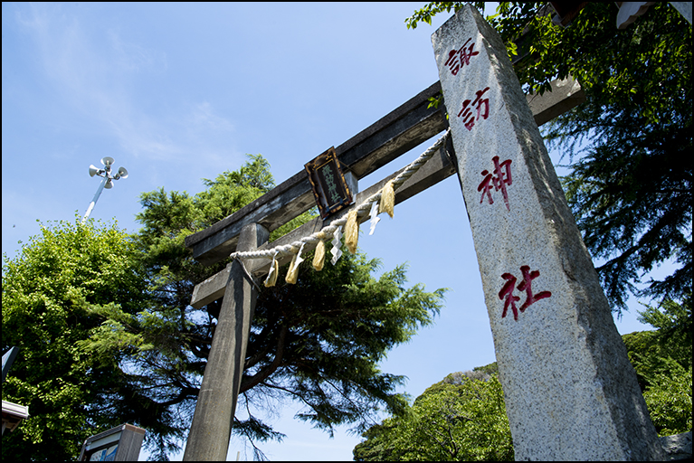 社号標に鳥居