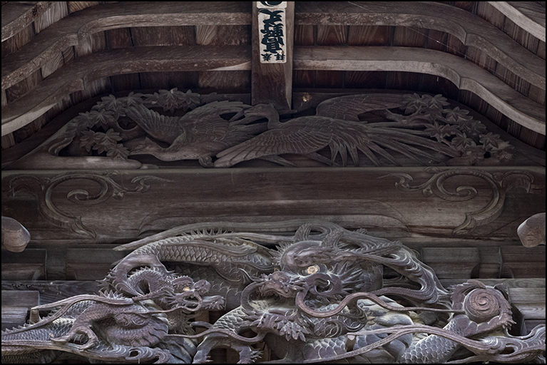向拝下の彫刻