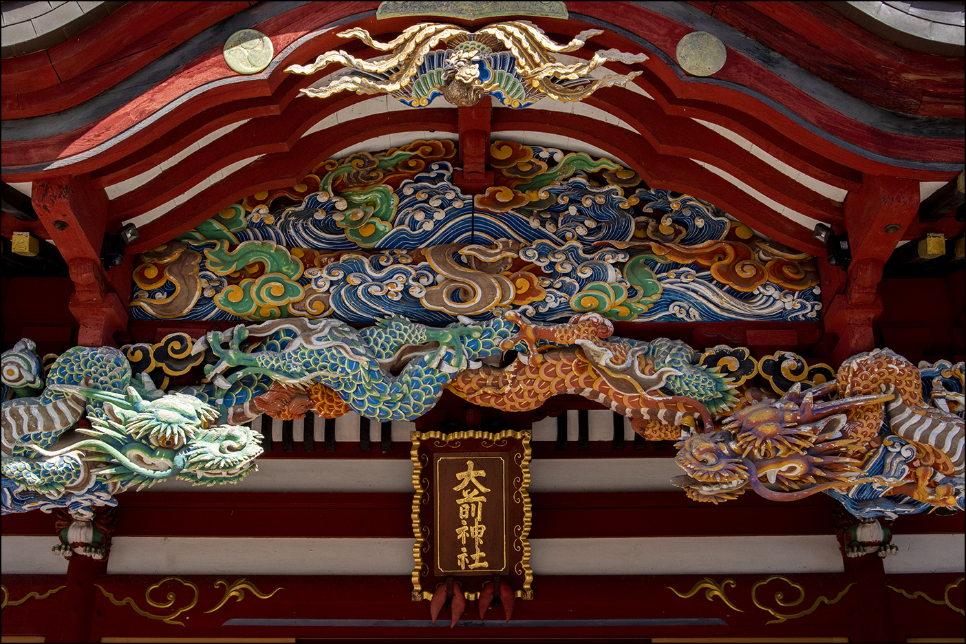 向拝彫刻