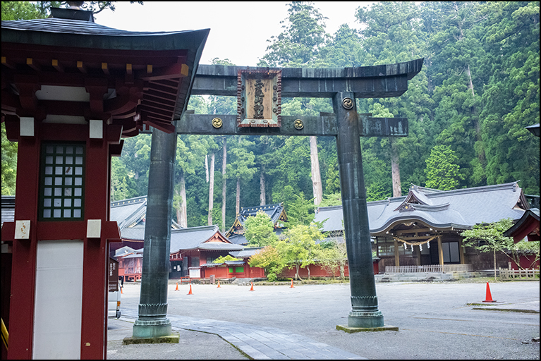 銅鳥居