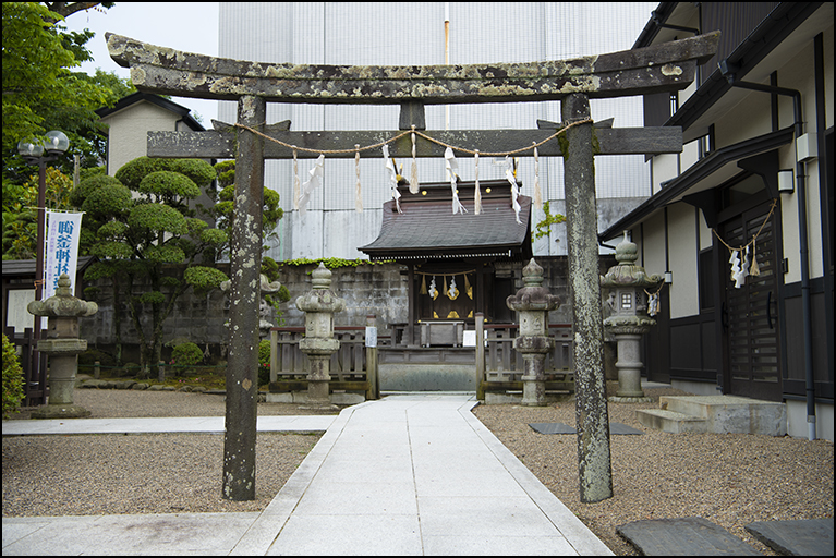 御釜神社