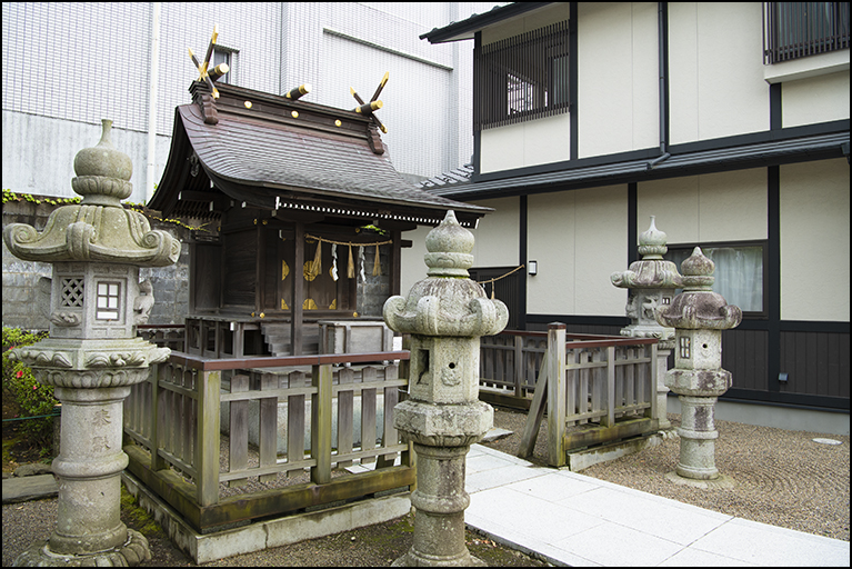 御釜神社