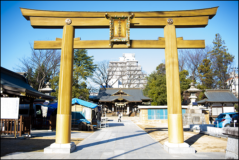 ヒノキの大鳥居（南参道）